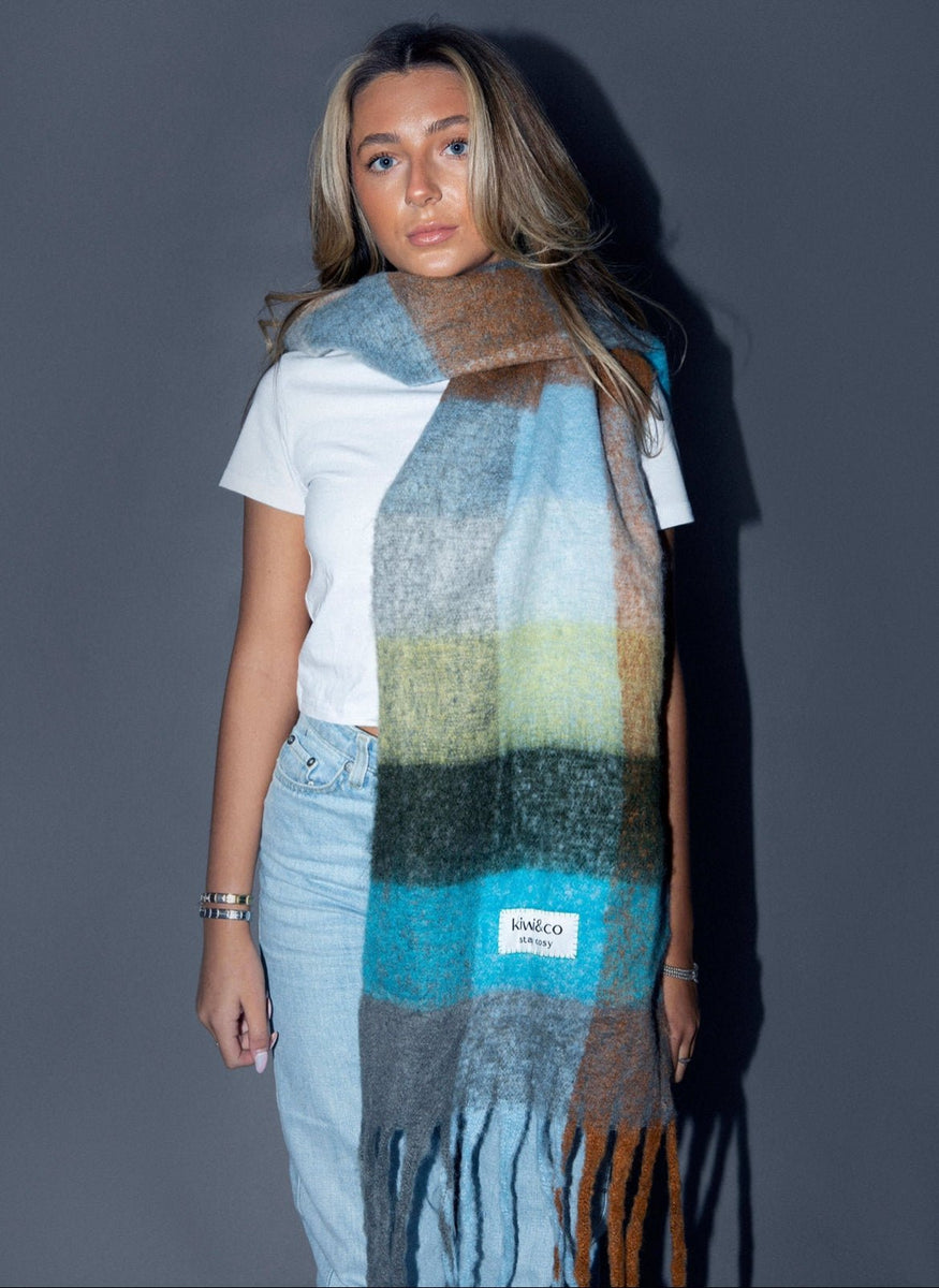 KIWI BLOOMS PRINT SCARF